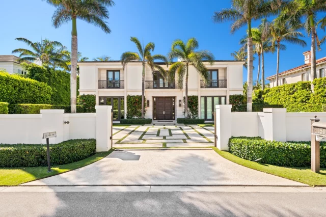 King-Sized Living On Kings Road🌟| $19,500,000 💥
​
Presenting… 150 Kings Rd, Palm Beach, FL 33480 📍
​
Welcome to an exquisite estate built in 2017. This luxurious home spans 6,823 sq ft and offers 5 beds and 5.5 baths, all crafted with elegance and attention to detail. Step into a world of sophistication with a spacious living area filled with natural light and high ceilings. The gourmet kitchen, equipped with top-of-the-line appliances, is perfect for culinary enthusiasts and entertaining. Indulge in the unique features of this home, including a stunning onyx backlit bar with a built-in wine refrigerator. Outside, a pristine pool offers a private retreat for relaxation and enjoyment. Located just two blocks from Mar-A-Lago, this property combines modern luxury with a prime Palm Beach location. Experience refined living at its finest in this remarkable residence.
​
📍| Palm Beach, FL
🛏️| 5 Bedrooms
🛁| 5 Bathrooms | 1 Half Bathroom
📐| 6,823 Interior Square Feet
​
Want More Details?
📲| 305.400.9507
✉️| Info@TheChadCarrollGroup.Com
​
@andrew.roopchand | @thecarrollgroup | @compassfl